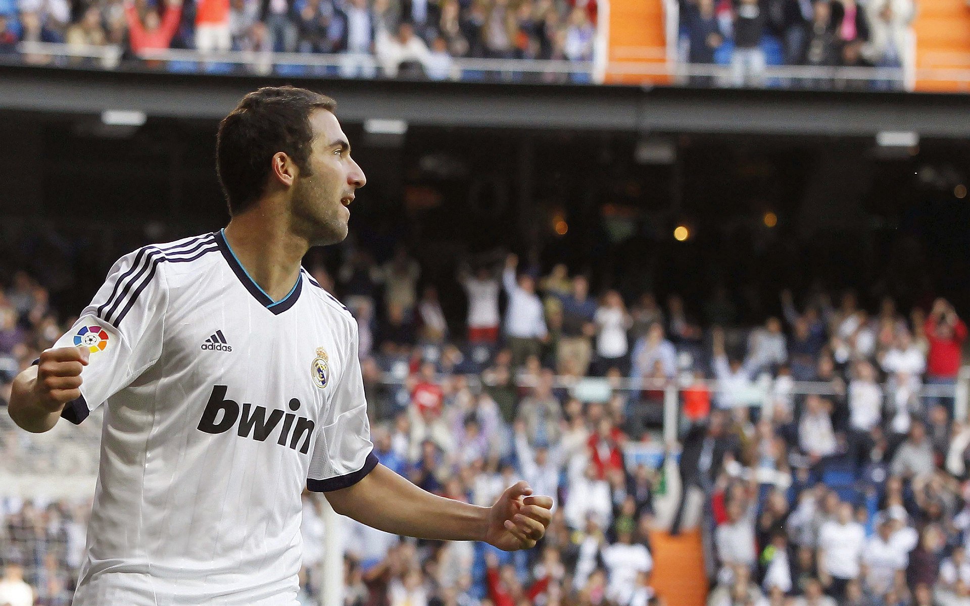 AR篮球投篮寻宝赛 虚拟靶点在真实球场不停移动